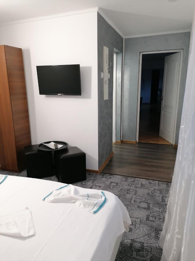 Hotel Hobby Hunedoara Esterno foto