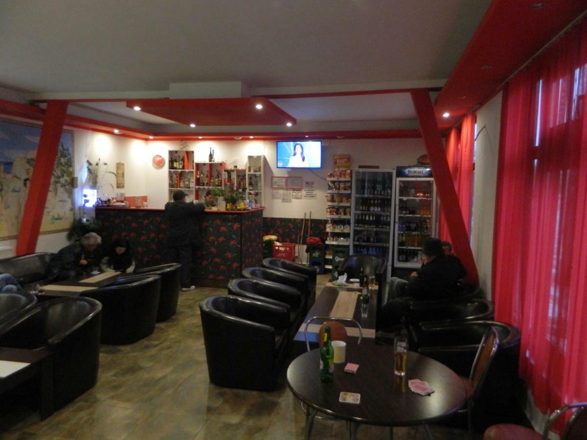 Hotel Hobby Hunedoara Esterno foto