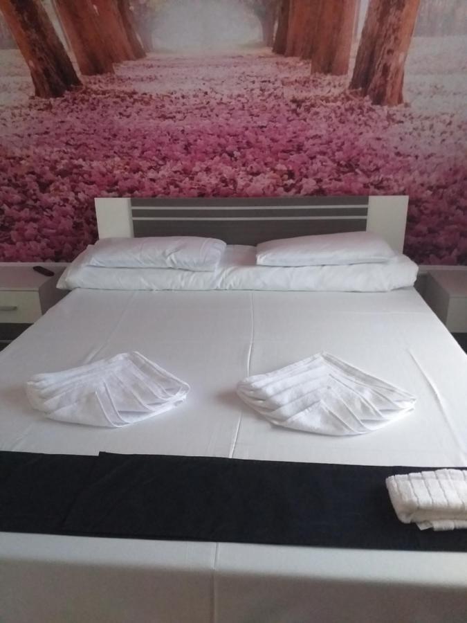 Hotel Hobby Hunedoara Esterno foto