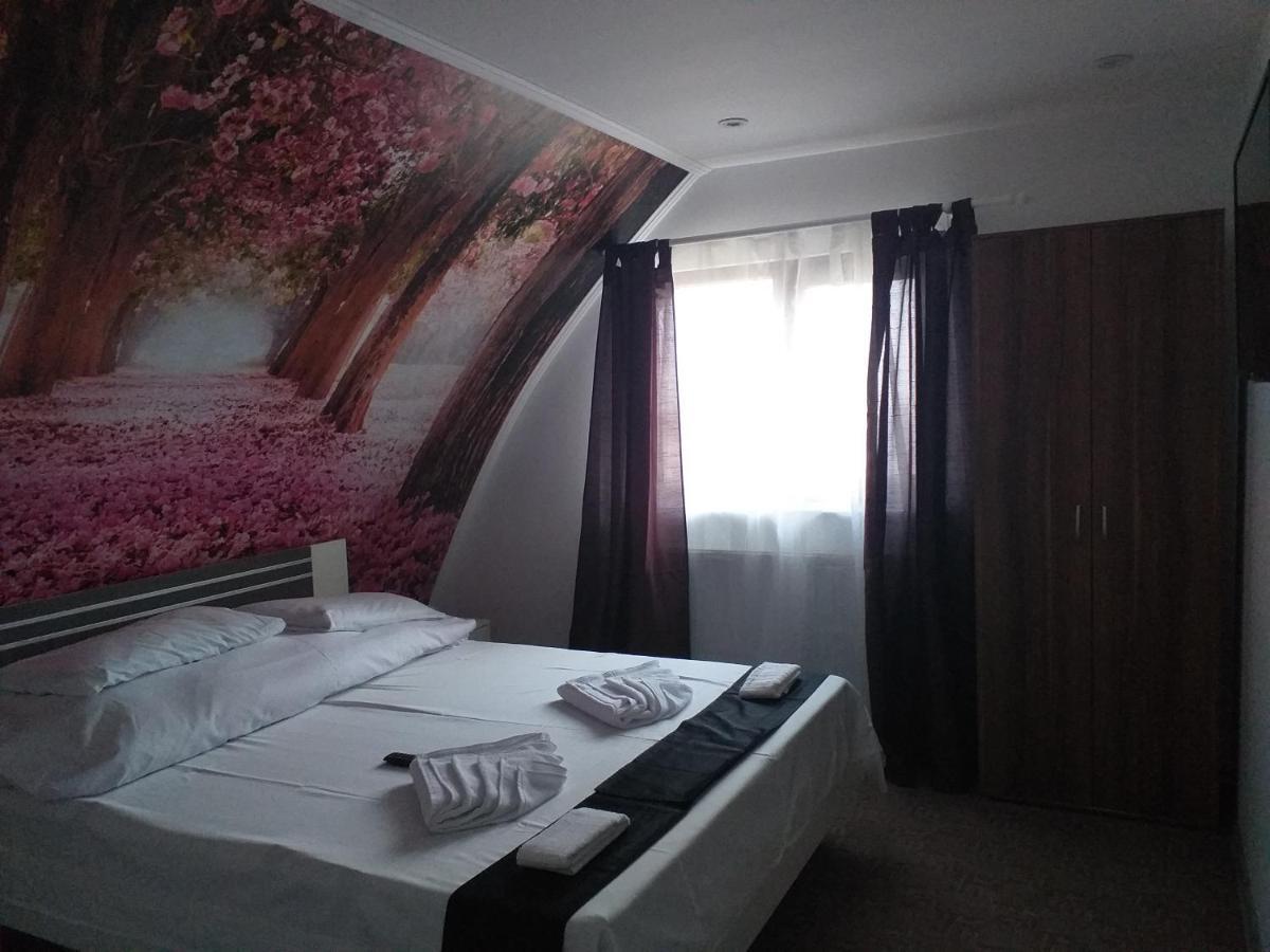 Hotel Hobby Hunedoara Esterno foto